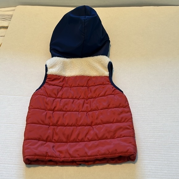 Bearpaw hooded vest size 4T - Picture 4 of 4
